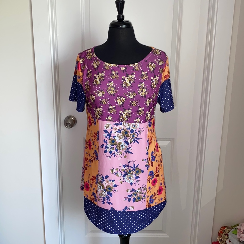 Lily by Firmiana Tunic with Short Sleeves